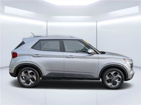 Certified 2025 Hyundai Venue SEL FWD image 2