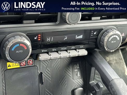 Used 2024 Toyota Tacoma TRD Sport w/ TRD Sport Upgrade Package image 18