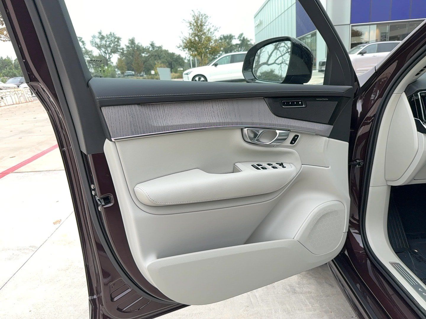 Used 2026 Volvo XC90 B6 Ultra w/ Protection Package Premier AWD/4WD image 11
