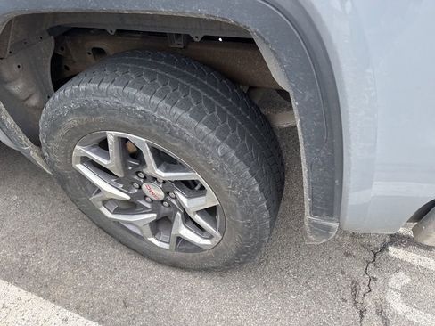 Used 2024 GMC Sierra 1500 SLE image 9