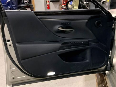 Used 2019 Lexus ES 300h w/ Premium Package FWD image 22