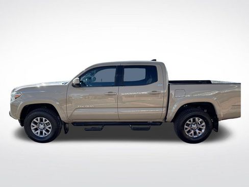 Used 2019 Toyota Tacoma SR5 AWD/4WD image 4