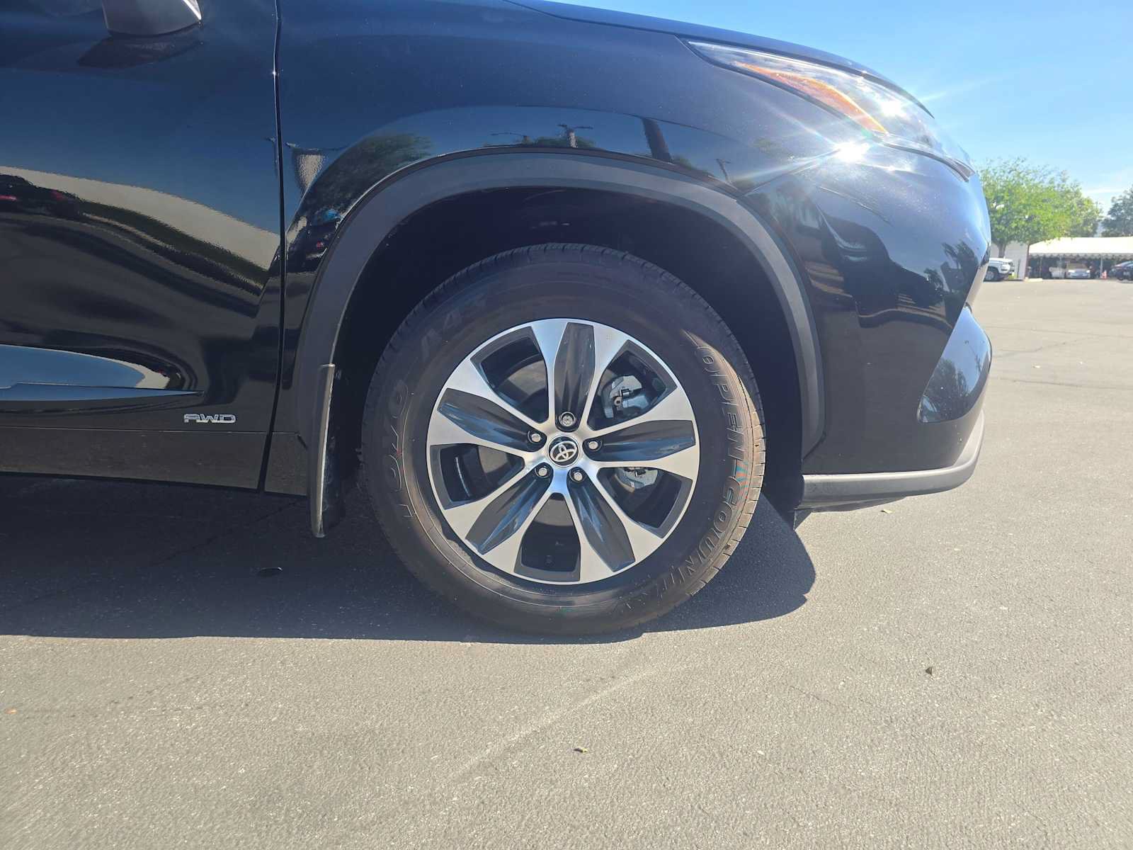 Certified 2025 Toyota Highlander XLE AWD/4WD image 9