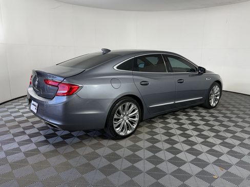 Used 2018 Buick LaCrosse Essence w/ Dynamic Drive Package FWD image 9