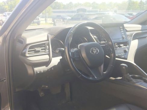 Used 2022 Toyota Camry SE FWD image 19