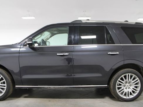Used 2024 Ford Expedition Limited image 6