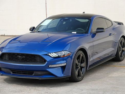Used 2022 Ford Mustang Coupe w/ Black Accent Package RWD image 33