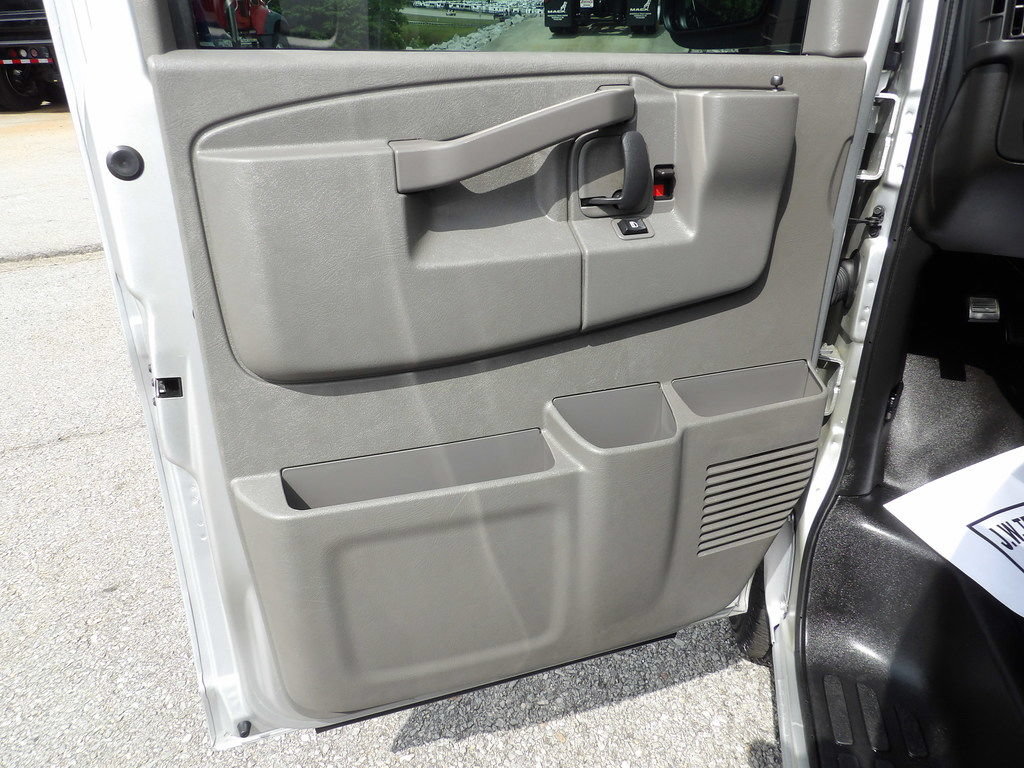 Used 2023 GMC Savana 2500 w/ Driver Convenience Package RWD image 14