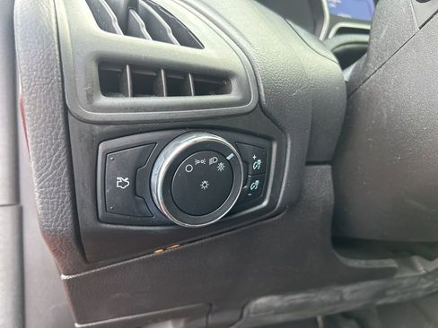 Used 2014 Ford Focus SE image 17