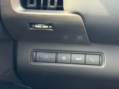 Used 2025 Nissan Pathfinder Platinum AWD/4WD image 35