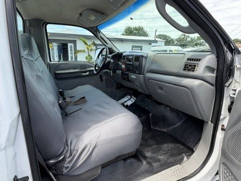Used 2004 Ford F550 4x4 Regular Cab Super Duty image 10