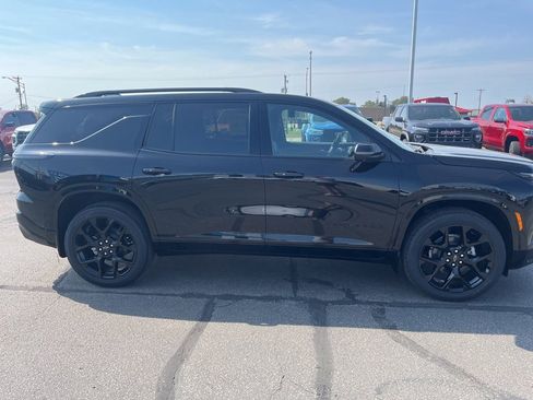 New 2026 Chevrolet Traverse RS w/ LPO, Floor Liner Package image 4
