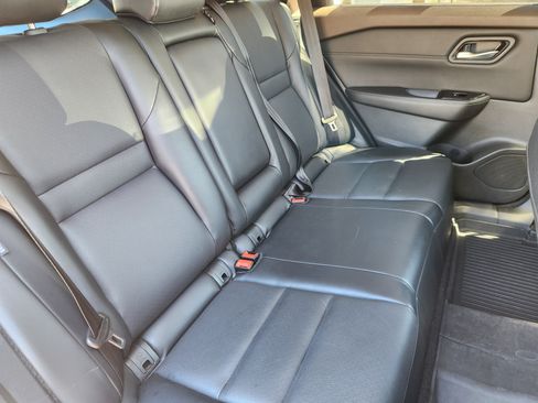 Certified 2022 Nissan Rogue SV w/ SV Premium Package AWD/4WD image 16