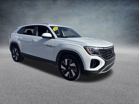 Used 2024 Volkswagen Atlas Cross Sport SE image 4