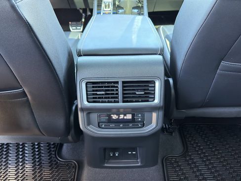 Used 2024 Volkswagen Atlas SEL Premium R-Line AWD/4WD image 39
