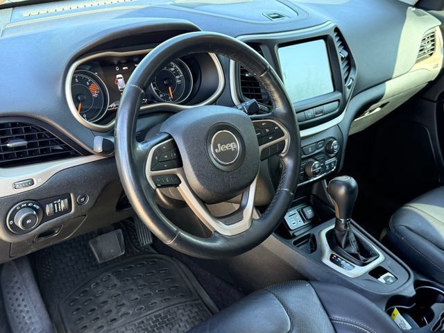 Used 2018 Jeep Cherokee Limited w/ Luxury Group FWD image 25