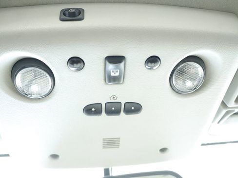 Used 2004 HUMMER H2 w/ Preferred Equipment Group AWD/4WD image 31