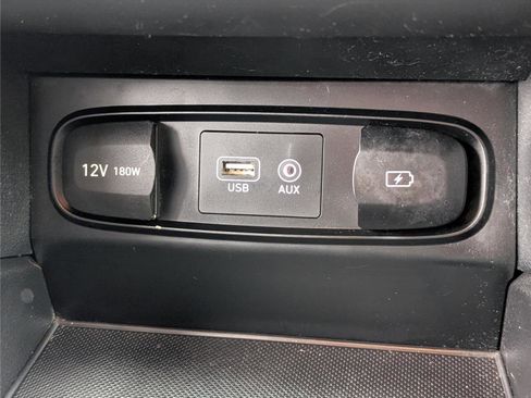 Used 2020 Hyundai Santa Fe SE image 23