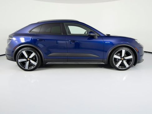 Certified 2025 Porsche Macan 4 Electric image 11