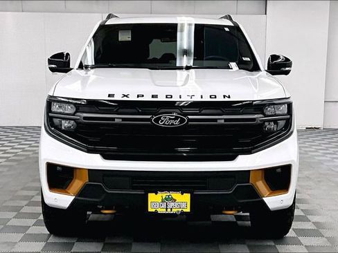 Used 2025 Ford Expedition Tremor AWD/4WD image 4