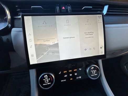 Certified 2023 Jaguar F-PACE S image 28