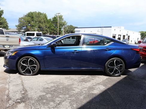 Used 2024 Nissan Altima 2.5 SR FWD image 4
