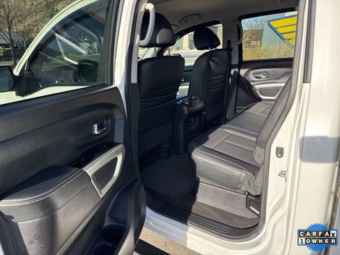 Used 2018 Nissan Titan PRO-4X image 12