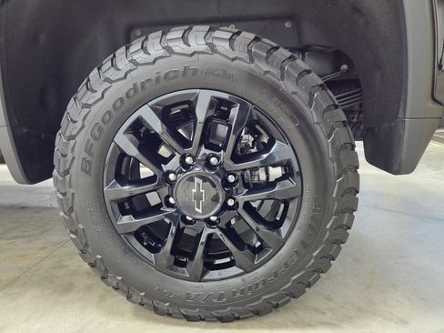 Used 2026 Chevrolet Silverado 3500 LTZ w/ Trail Boss Package AWD/4WD image 11