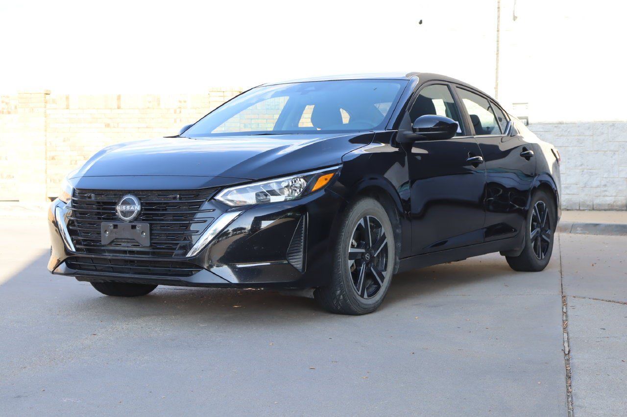 Used 2024 Nissan Sentra SV FWD image 2