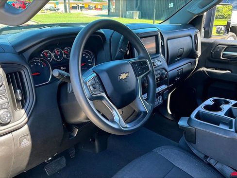 Used 2023 Chevrolet Silverado 2500 Custom w/ Custom Value Package AWD/4WD image 15