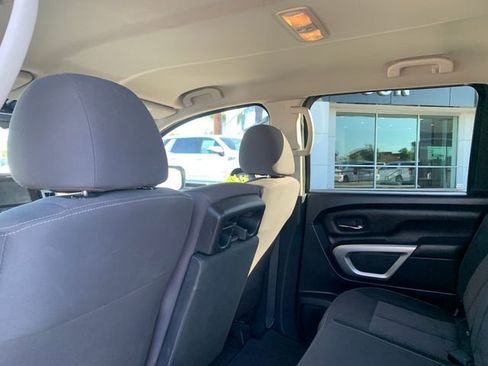 Used 2022 Nissan Titan SV AWD/4WD image 13