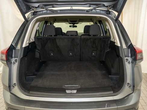 Used 2024 Nissan Rogue SV image 5