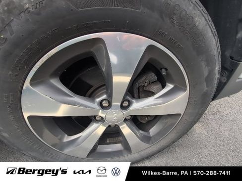 Used 2019 Jeep Cherokee Limited AWD/4WD image 6