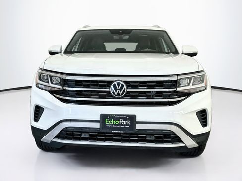 Used 2023 Volkswagen Atlas Cross Sport SEL AWD/4WD image 2