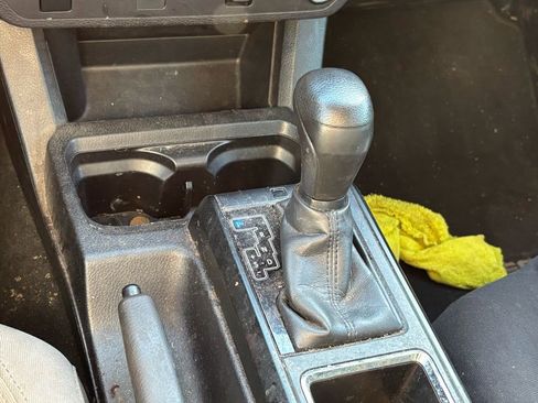 Used 2019 Toyota Tacoma SR w/ SR Convenience Package image 11