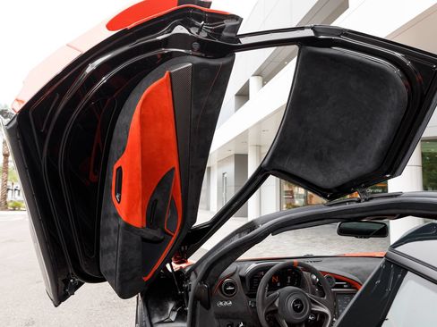 Used 2021 McLaren 765LT RWD image 44