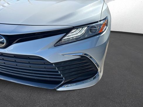 Used 2022 Toyota Camry XLE FWD image 9