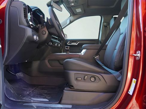 New 2026 GMC Sierra 1500 SLT image 27