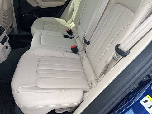 Used 2023 Audi Q5 2.0T Premium w/ Convenience Package image 9
