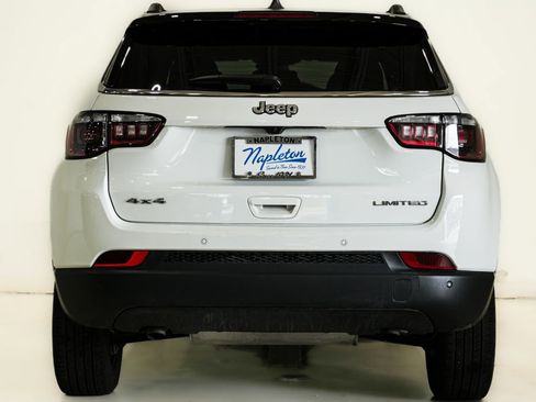 Used 2025 Jeep Compass Limited image 7