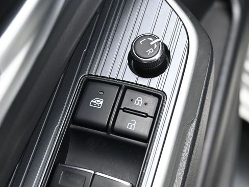 Used 2021 Toyota Sienna XSE w/ XSE Plus Package FWD image 12