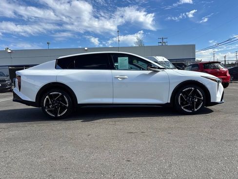 Used 2025 Kia K4 GT-Line w/ GT-Line Premium Package image 3