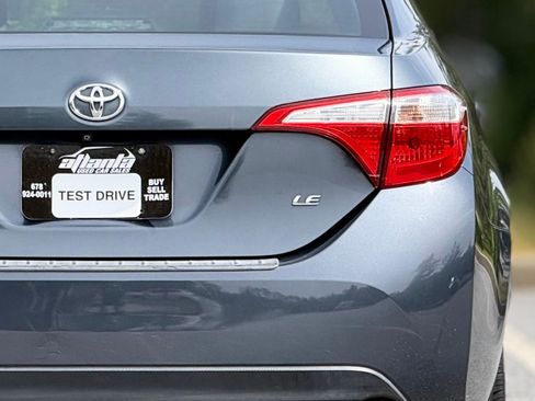 Used 2015 Toyota Corolla LE FWD image 17