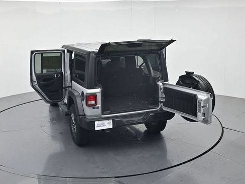 Used 2024 Jeep Wrangler Unlimited Rubicon AWD/4WD image 50