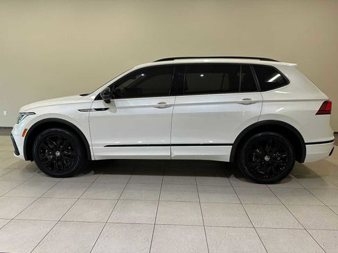 Used 2022 Volkswagen Tiguan SE R-Line AWD/4WD image 3