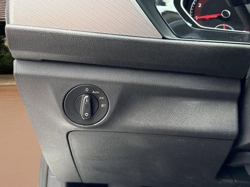 Used 2020 Volkswagen Jetta SE FWD image 19