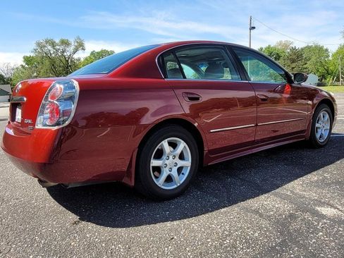 Used 2005 Nissan Altima 3.5 SL FWD image 6