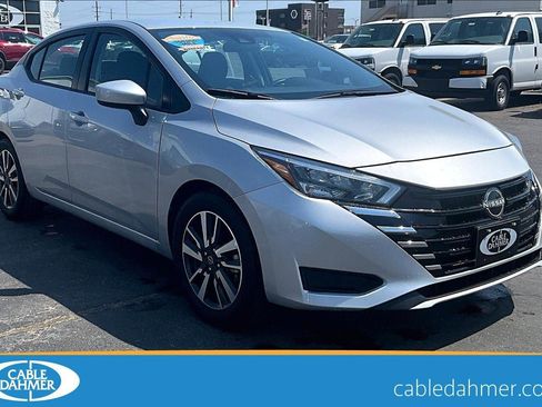 Used 2025 Nissan Versa SV FWD image 1