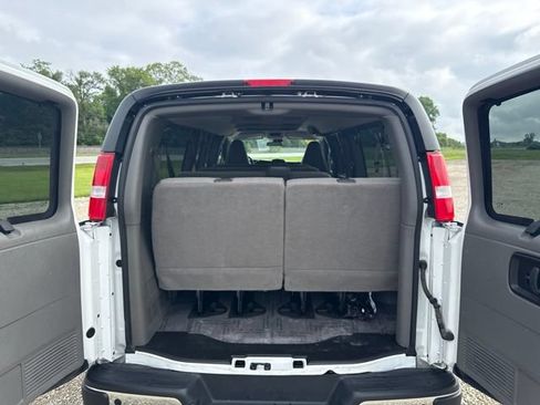 Used 2025 Chevrolet Express 3500 LT w/ LT Preferred Equipment Group RWD image 31