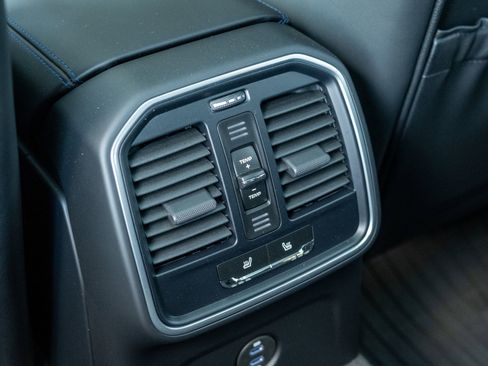 New 2026 Porsche Macan Turbo AWD/4WD image 37